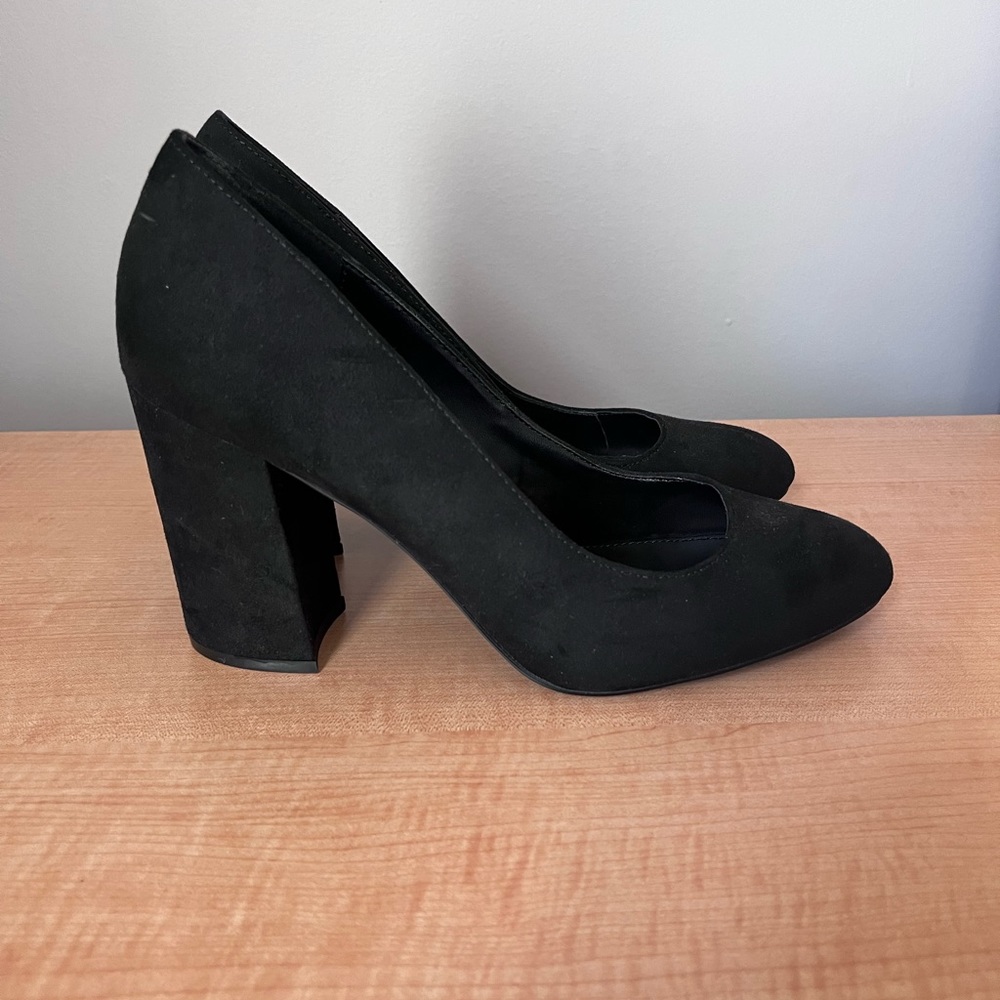 Justfab black pumps. Size 9. Never worn.